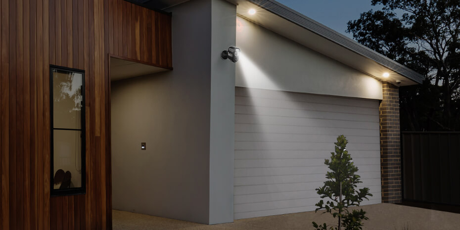 Outdoor Smart WiFi Battery Security IP Camera with Motion Spotlight