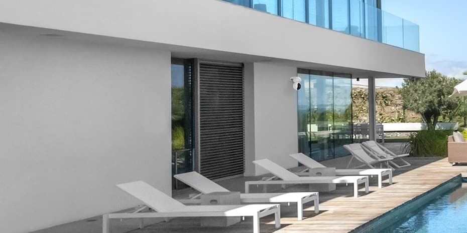 Super HD Wireless PTZ Smart Outdoor Camera