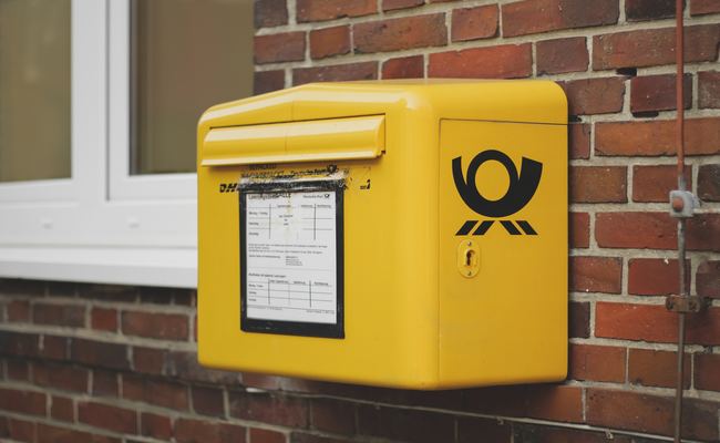 Use a Mailbpx with Lock to Prevent Neighbor from Stealing Your Mails