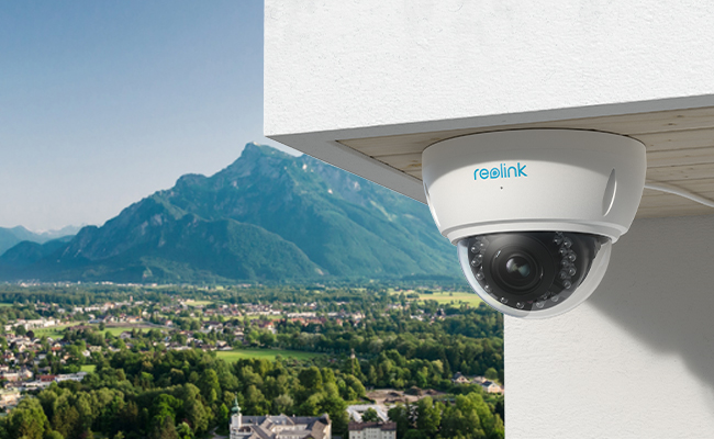 This dome security camera from Reolink was installed under the ceiling to monitor the security of the house